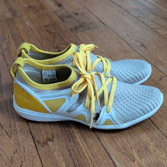 adidas Stella McCartney Crazy move Pro Women\'s Yellow and White Athletic Shoes
